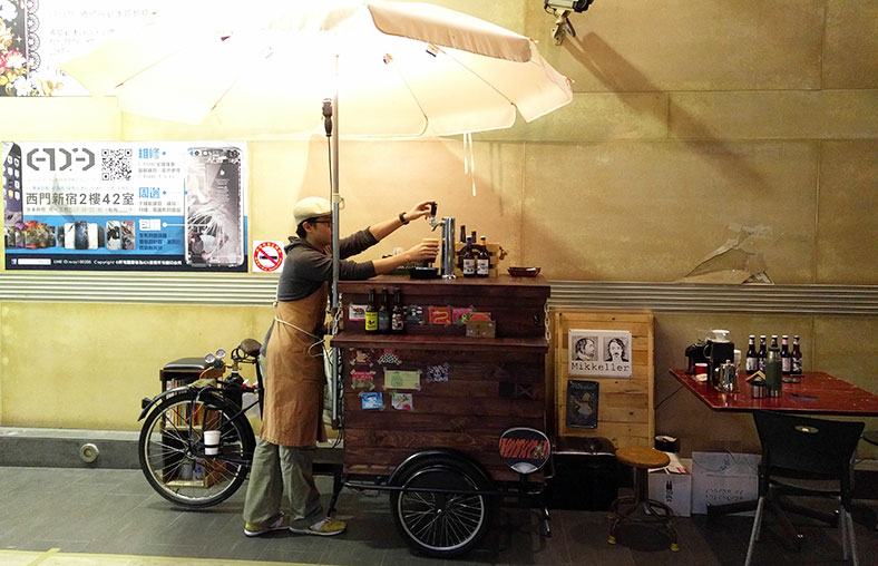 Beer Cargo, a craft beer cart bar in Taipei