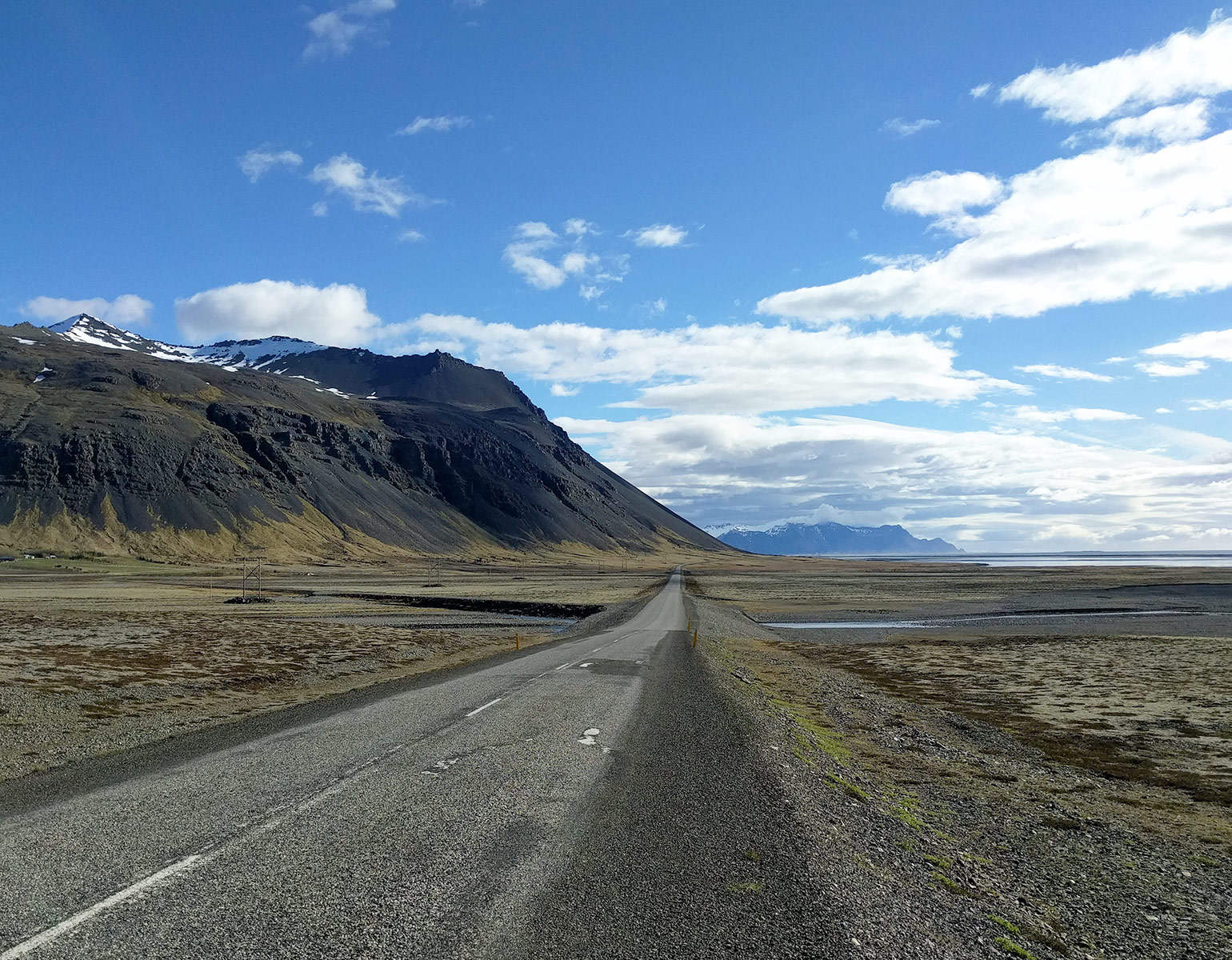 How to hitchhike around Iceland