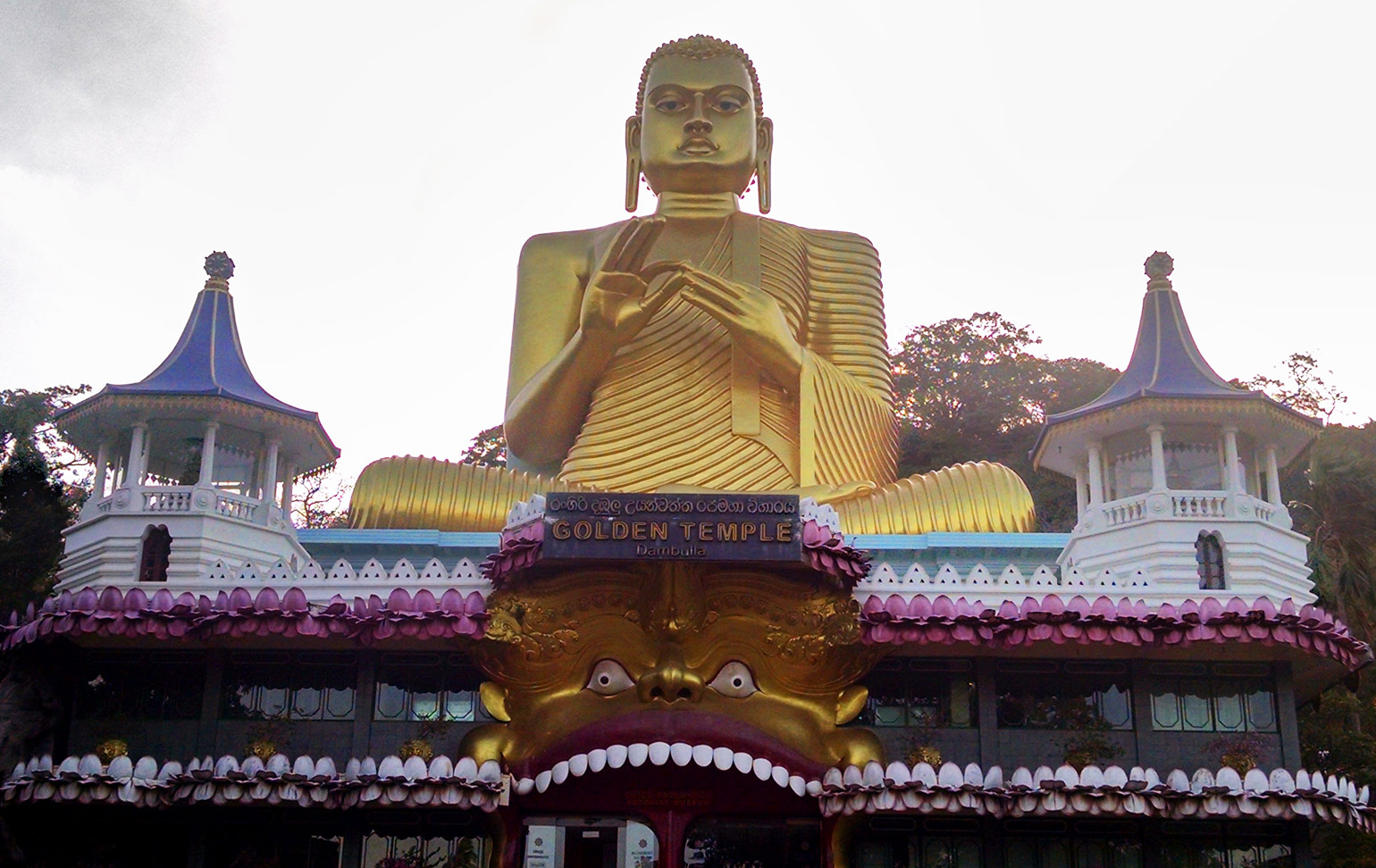 Golden Buddha, Dambulla