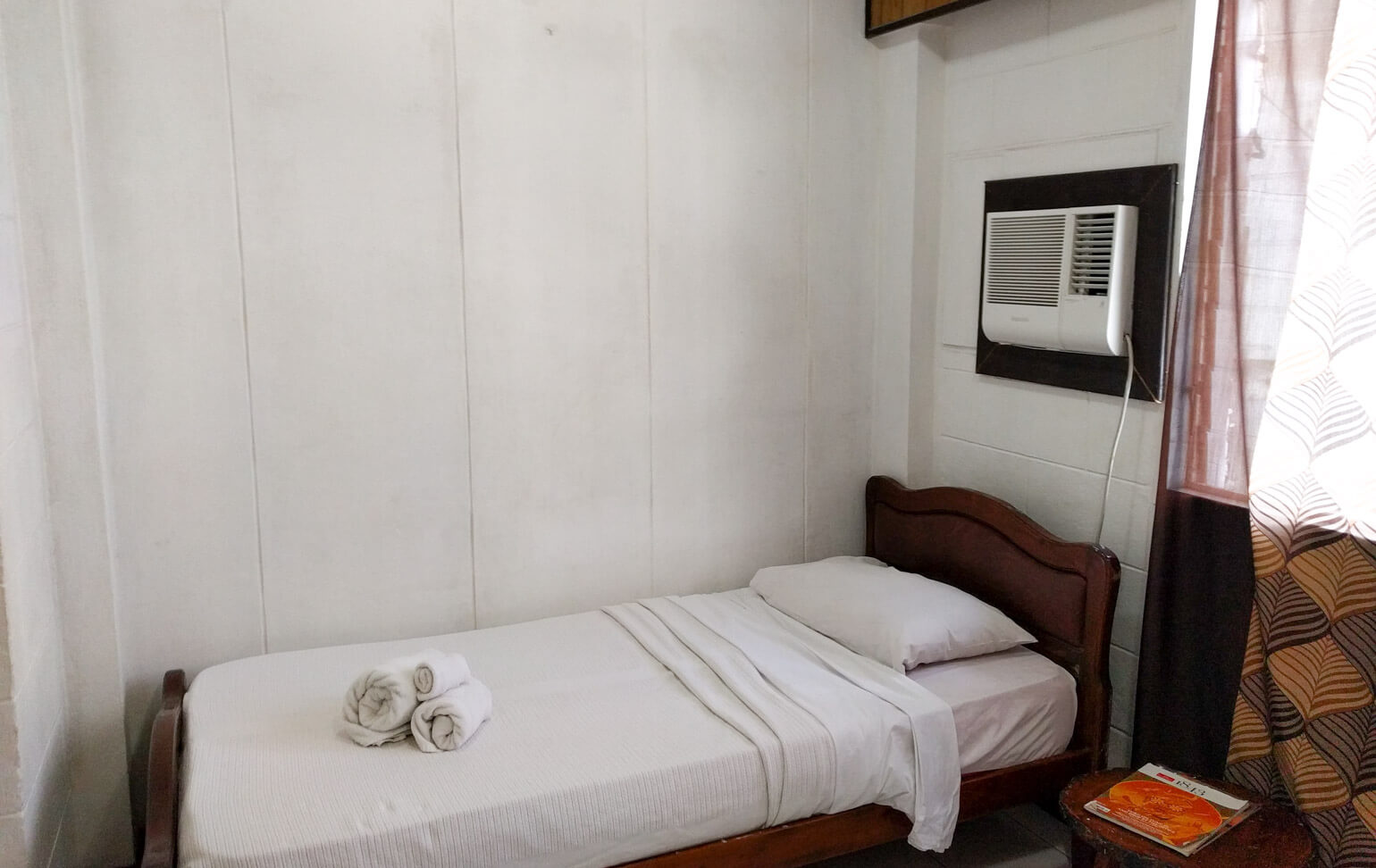A single room at the OD-N-Aiwo hotel, Nauru.